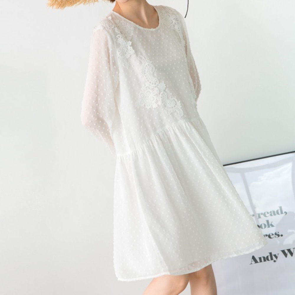 NWOT. I BLUES White dress with long sleeve embroidery Clip Dot Chiffon